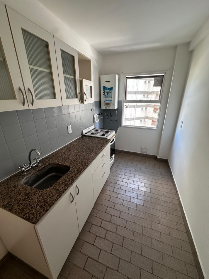 ALQUILER DEPARTAMENTO 3 AMBIENTES CON COCHERA