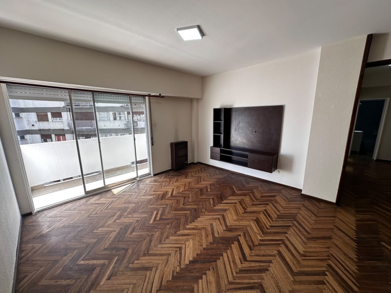 ALQUILER DEPARTAMENTO 3 AMBIENTES CON COCHERA