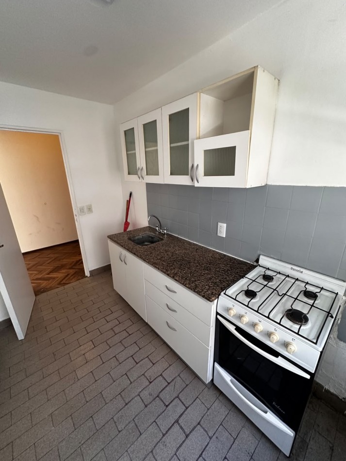 ALQUILER DEPARTAMENTO 3 AMBIENTES CON COCHERA