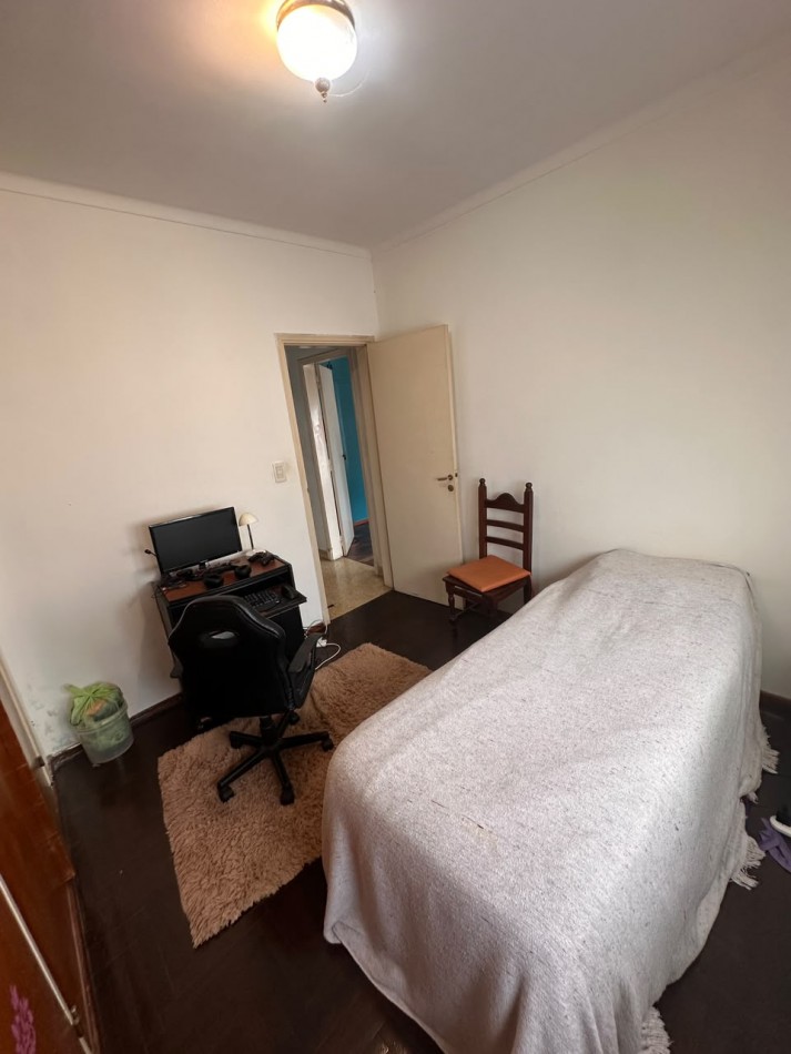 VENTA CASA DE 5 AMBIENTES EN CHAUVIN