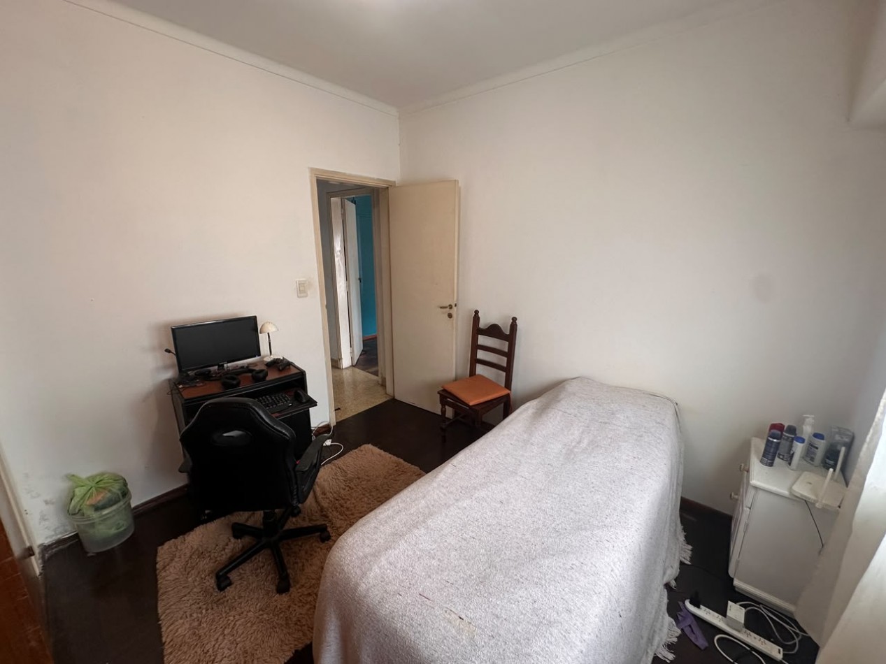 VENTA CASA DE 5 AMBIENTES EN CHAUVIN
