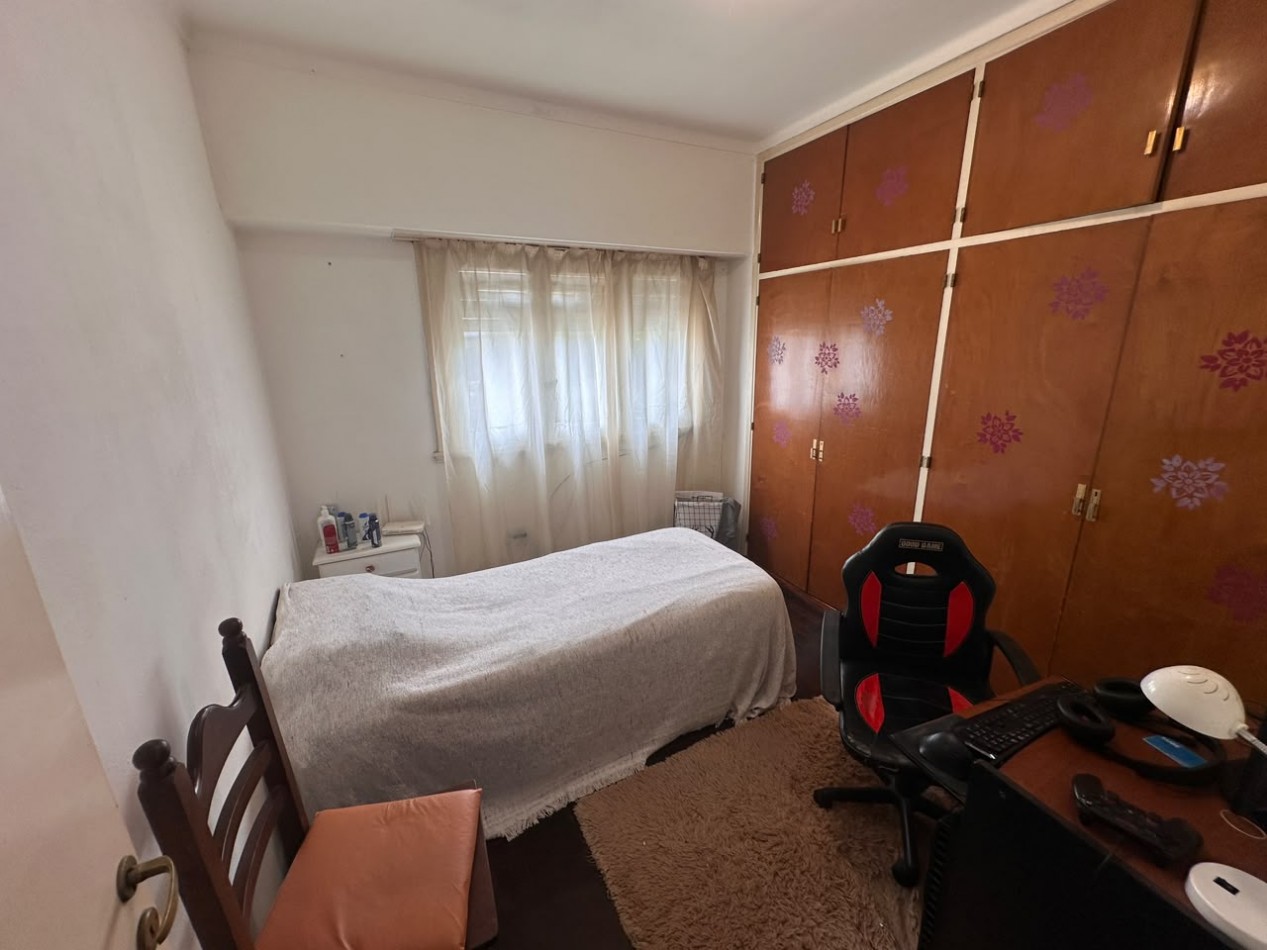 VENTA CASA DE 5 AMBIENTES EN CHAUVIN