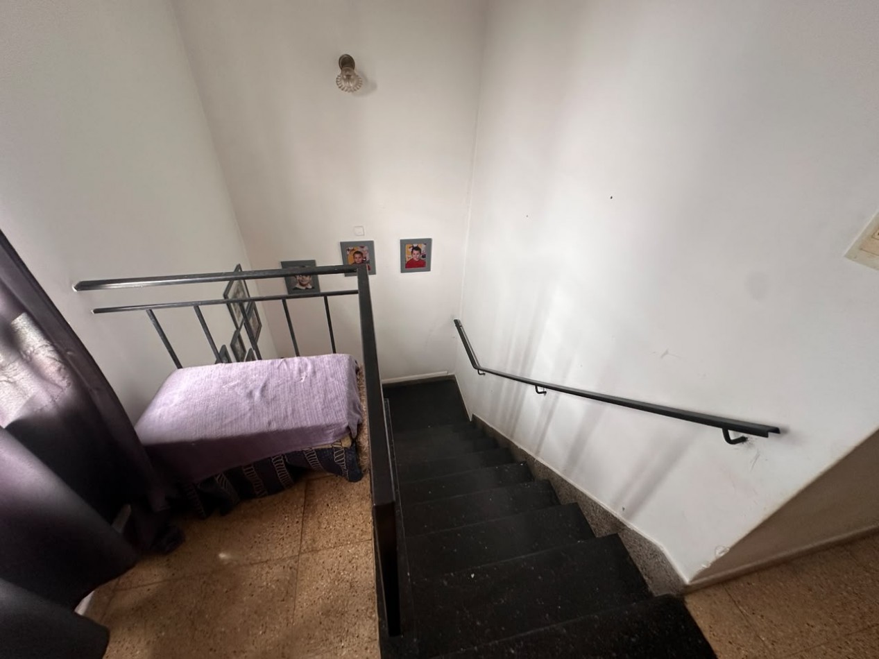 VENTA CASA DE 5 AMBIENTES EN CHAUVIN