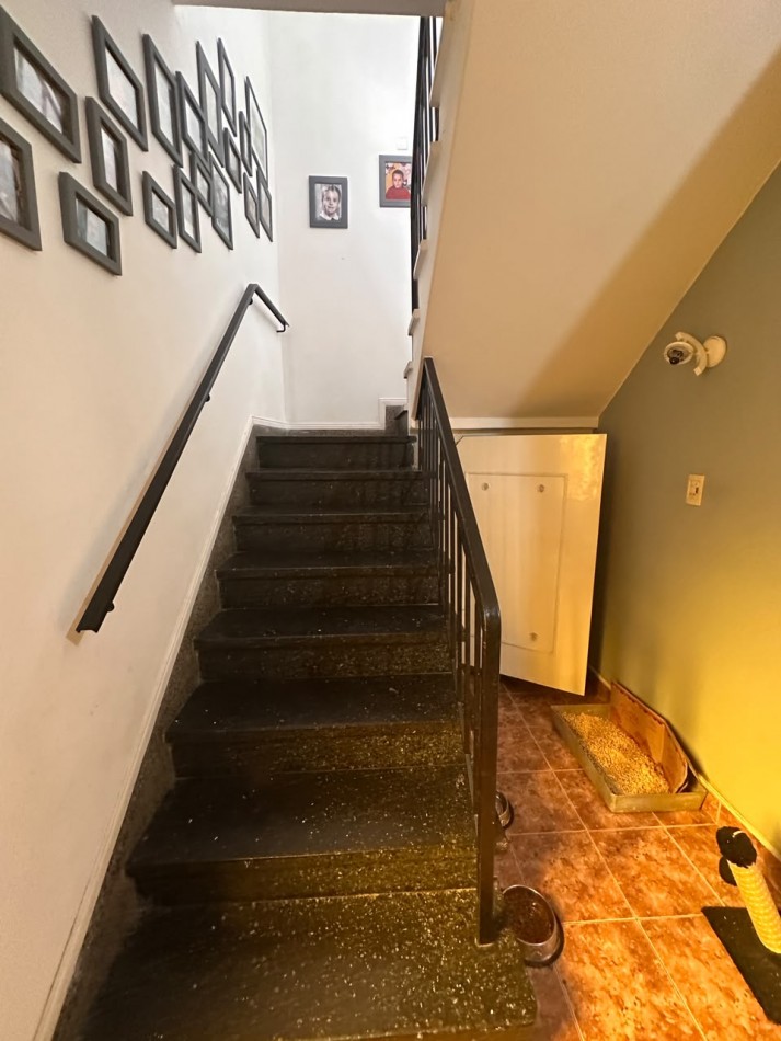 VENTA CASA DE 5 AMBIENTES EN CHAUVIN