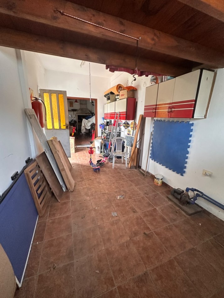 VENTA CASA DE 5 AMBIENTES EN CHAUVIN