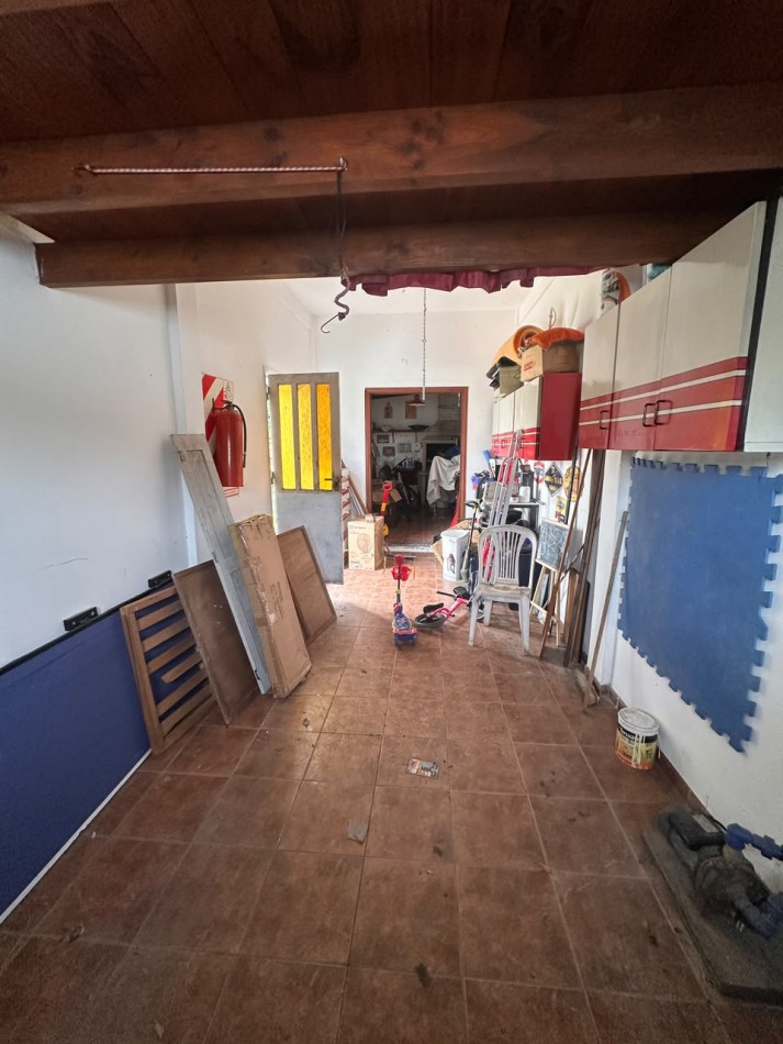 VENTA CASA DE 5 AMBIENTES EN CHAUVIN