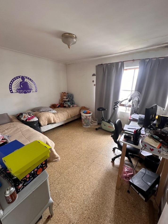 VENTA CASA DE 5 AMBIENTES EN CHAUVIN