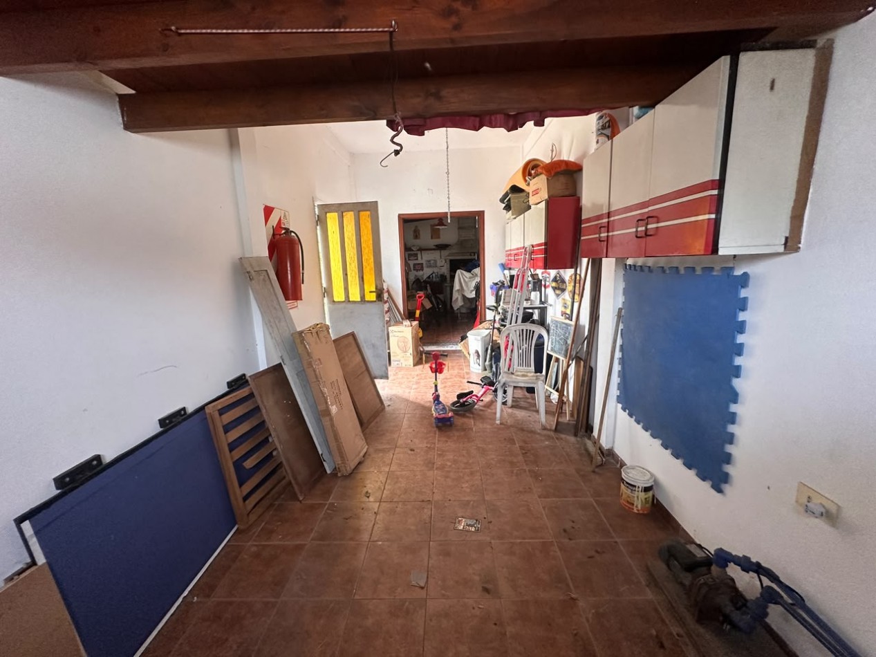 VENTA CASA DE 5 AMBIENTES EN CHAUVIN