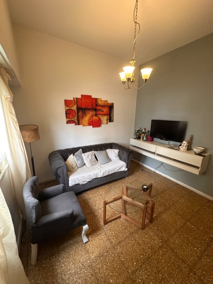 VENTA CASA DE 5 AMBIENTES EN CHAUVIN