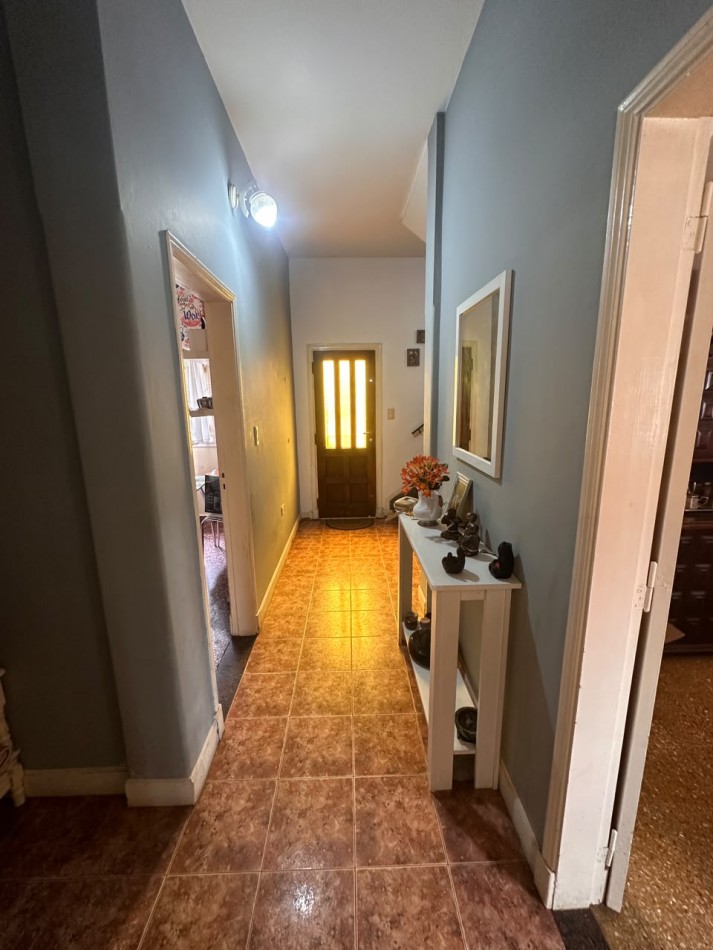 VENTA CASA DE 5 AMBIENTES EN CHAUVIN