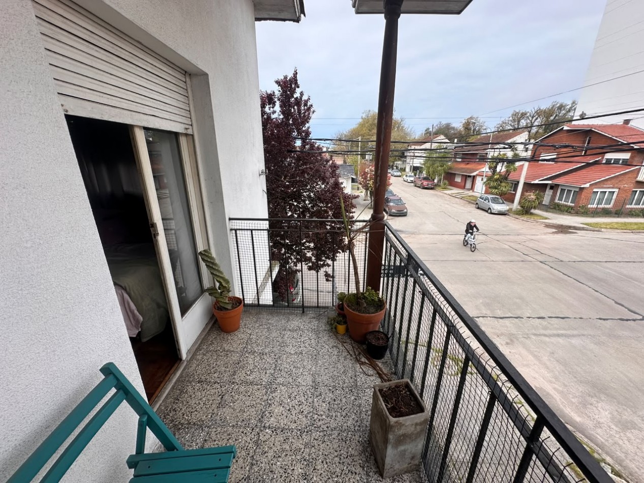 VENTA CASA DE 5 AMBIENTES EN CHAUVIN