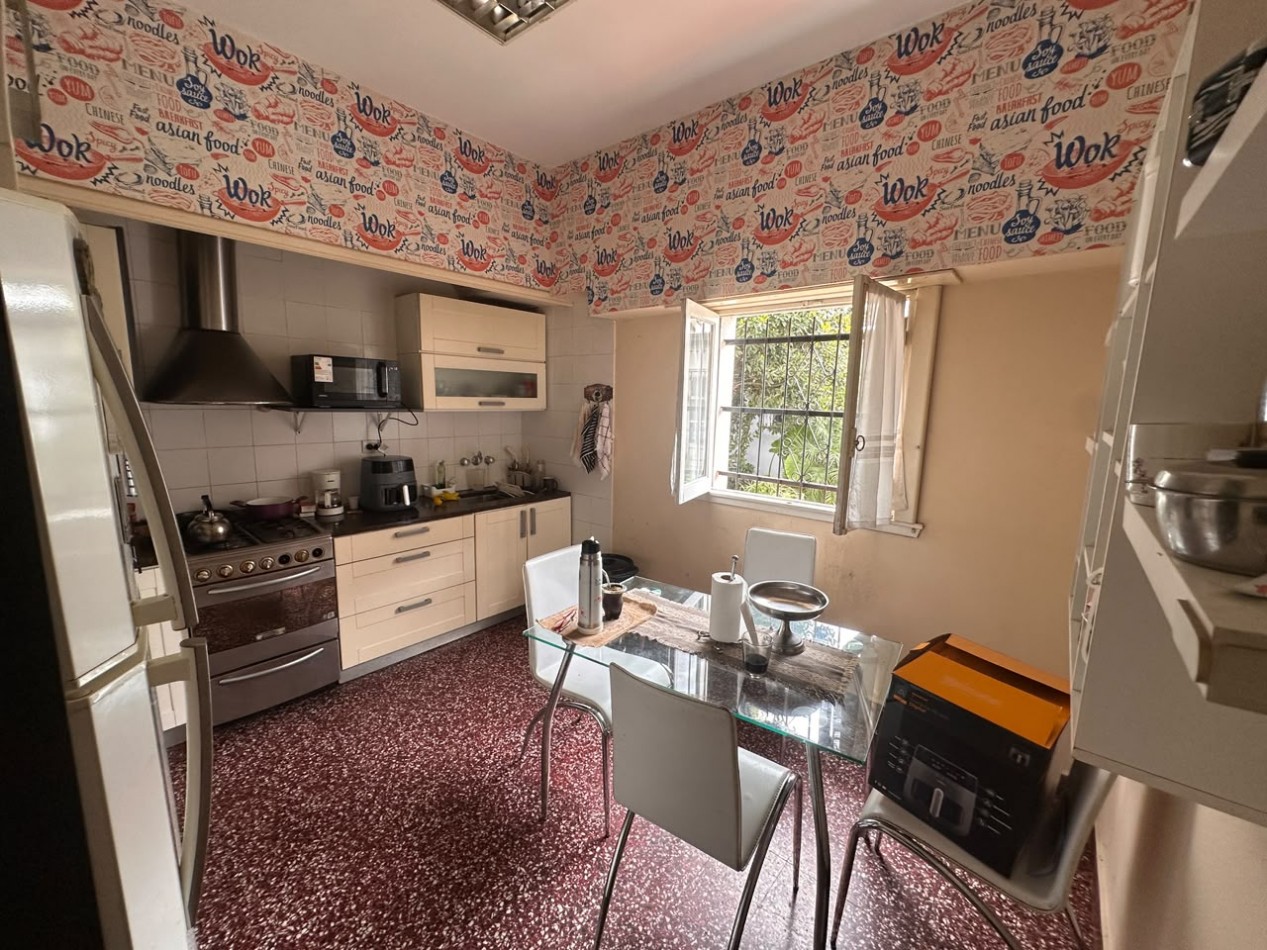 VENTA CASA DE 5 AMBIENTES EN CHAUVIN