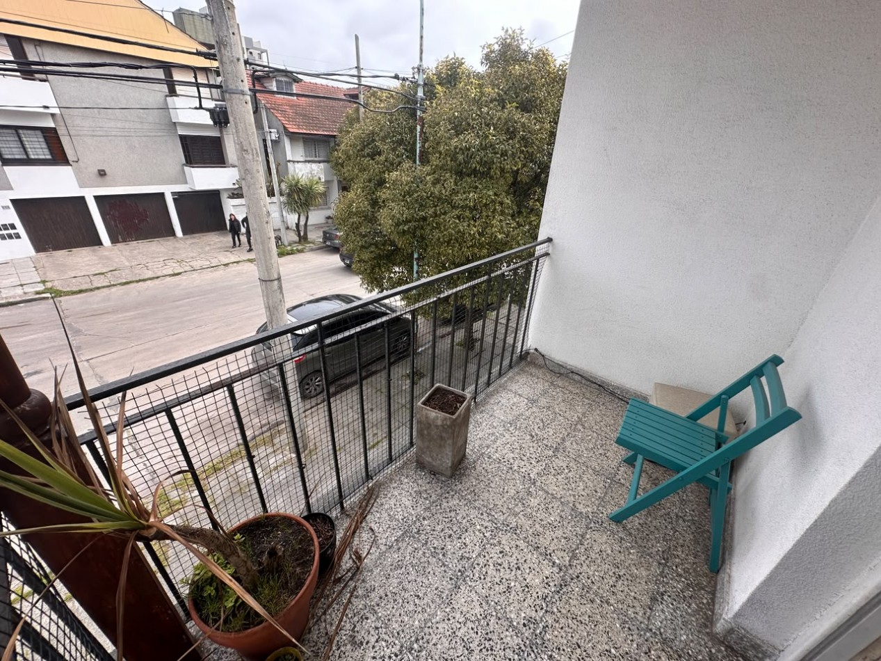 VENTA CASA DE 5 AMBIENTES EN CHAUVIN