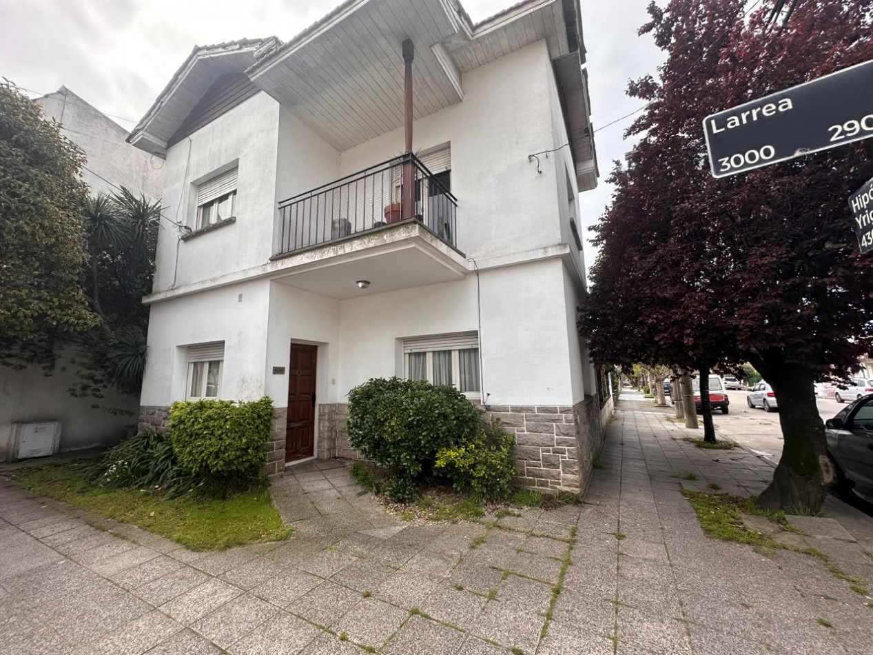 VENTA CASA DE 5 AMBIENTES EN CHAUVIN