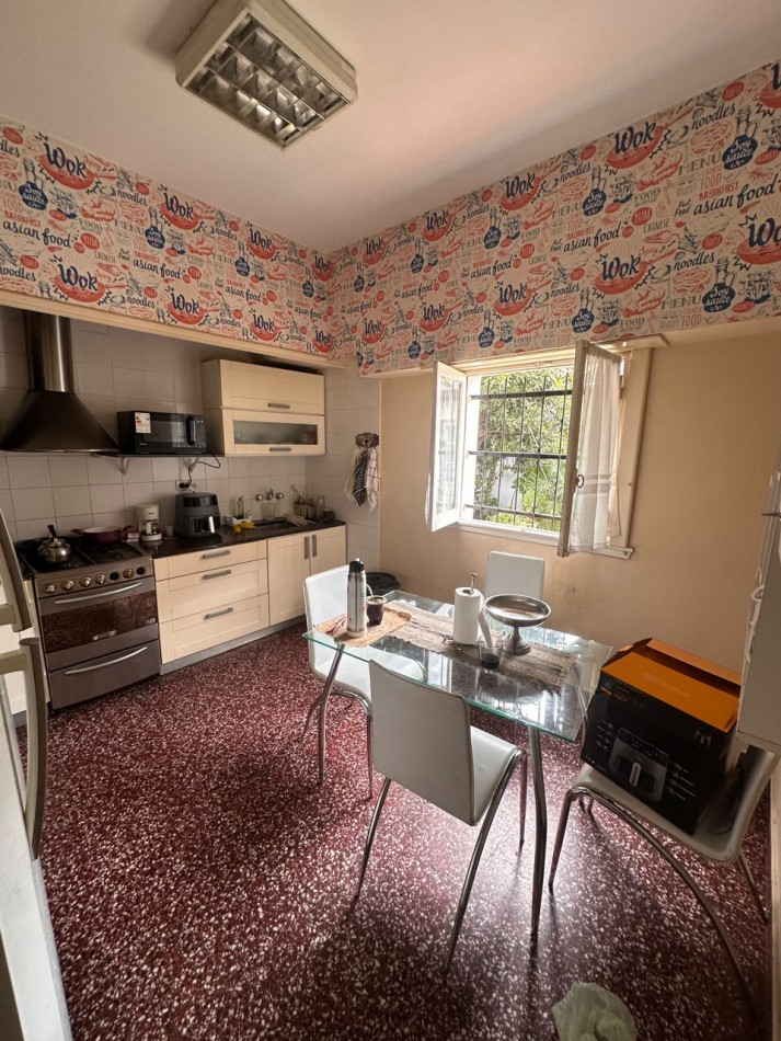 VENTA CASA DE 5 AMBIENTES EN CHAUVIN