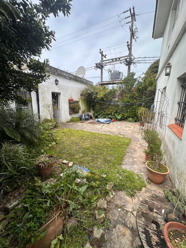 VENTA CASA DE 5 AMBIENTES EN CHAUVIN