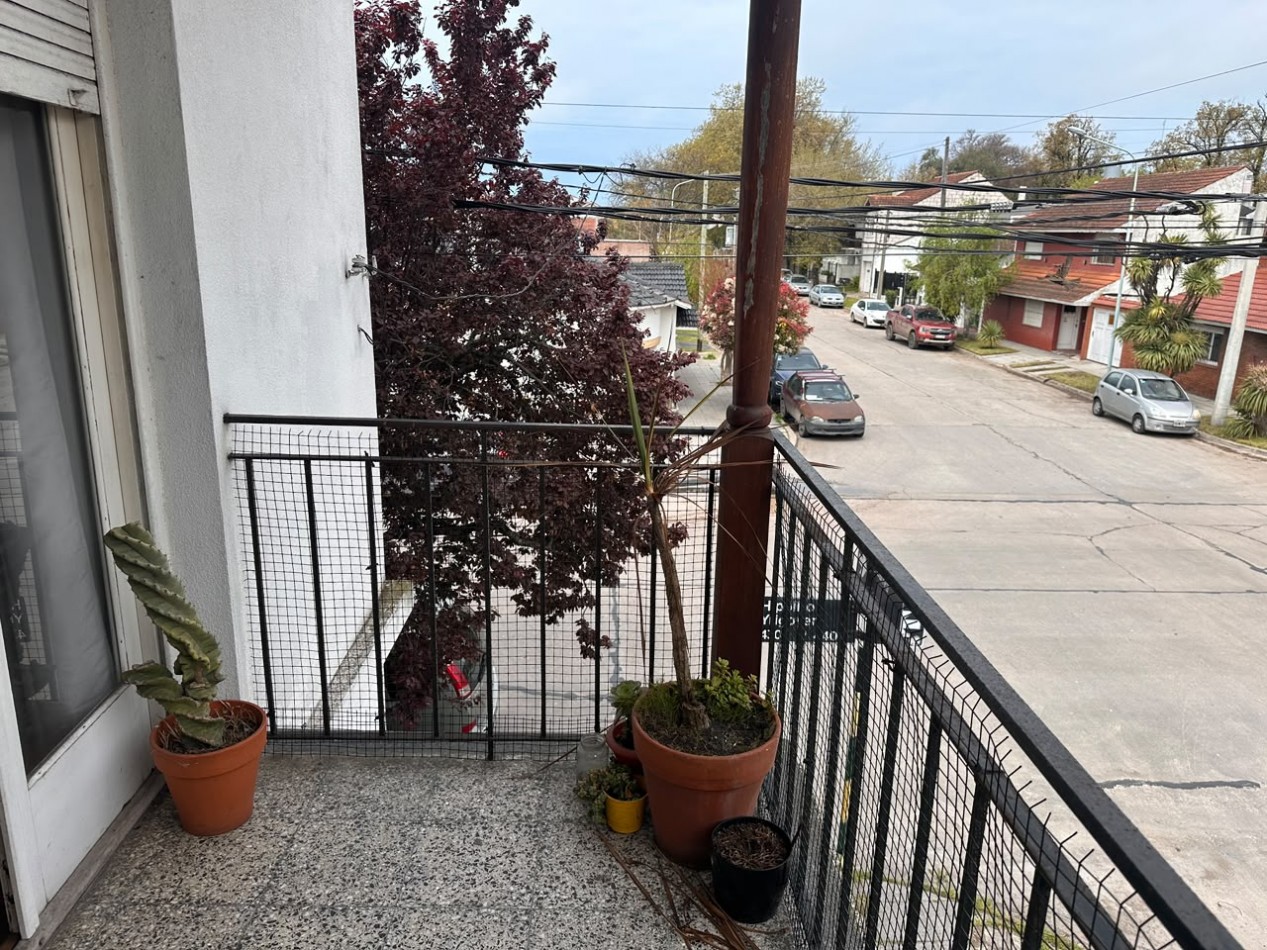 VENTA CASA DE 5 AMBIENTES EN CHAUVIN