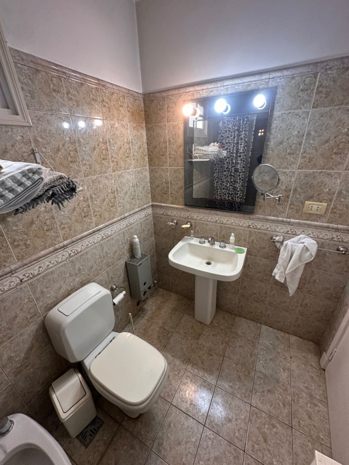 VENTA CASA DE 5 AMBIENTES EN CHAUVIN
