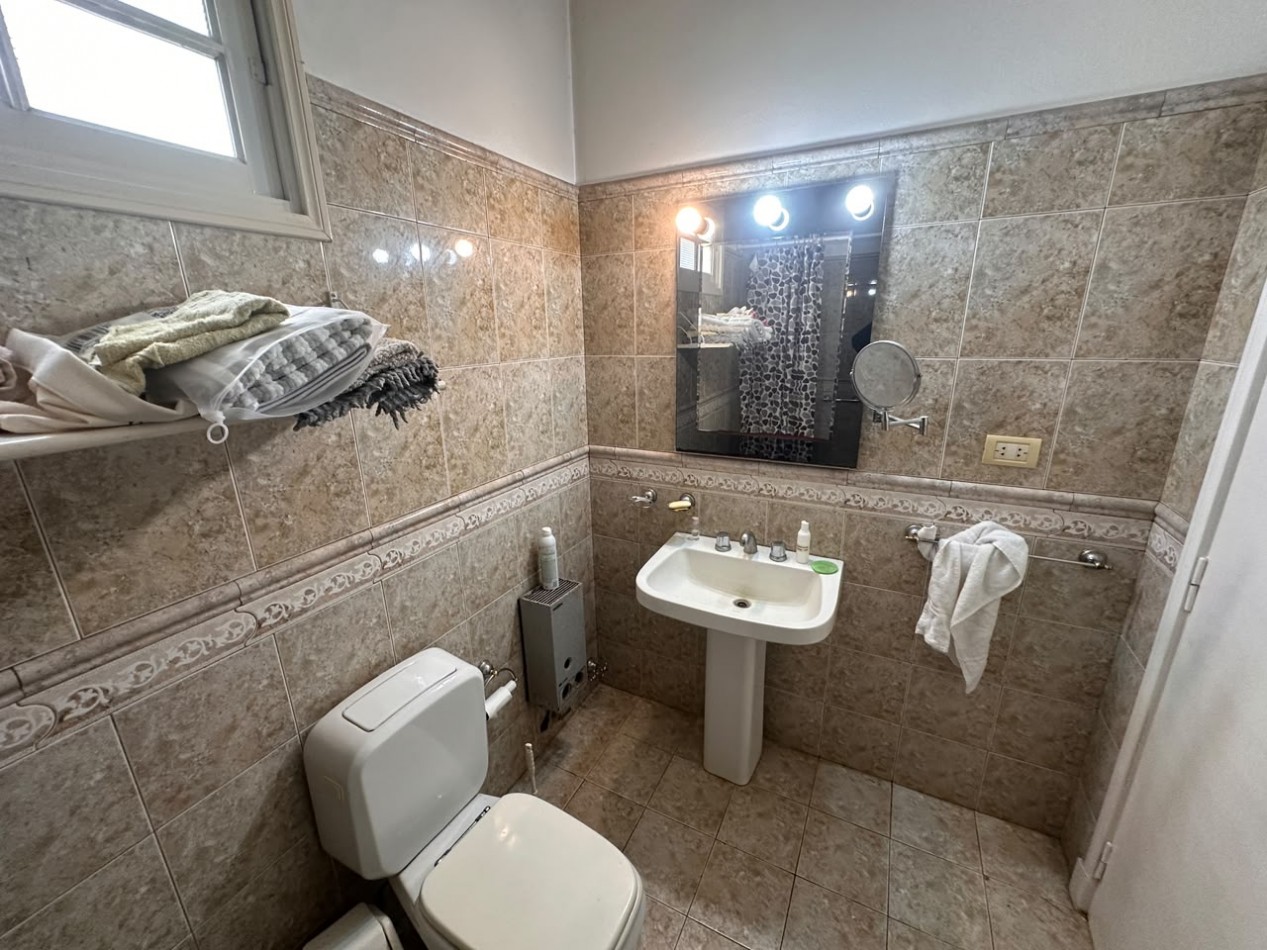 VENTA CASA DE 5 AMBIENTES EN CHAUVIN