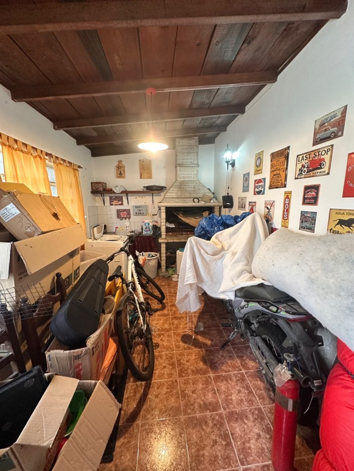 VENTA CASA DE 5 AMBIENTES EN CHAUVIN
