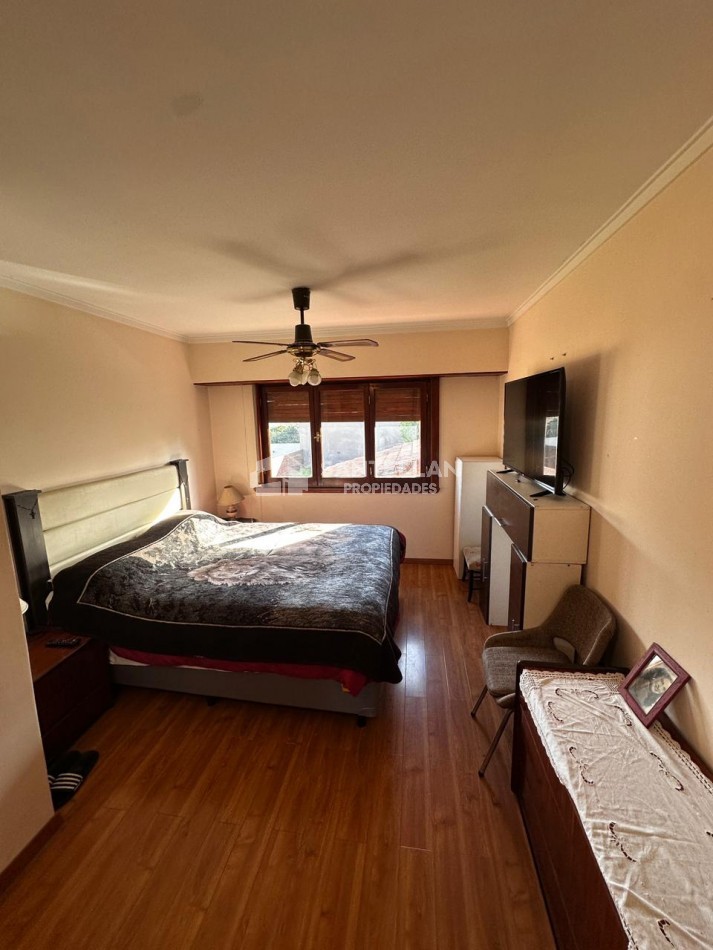 VENTA CHALET 5 AMBIENTES DE CATEGORIA BARRIO CONSTITUCION