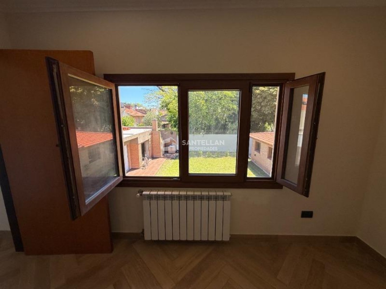 Casa 8 Ambientes | Apta Geriatrico - Uso Profesional o Vivienda | 400 m² Cubiertos | Punta Mogotes