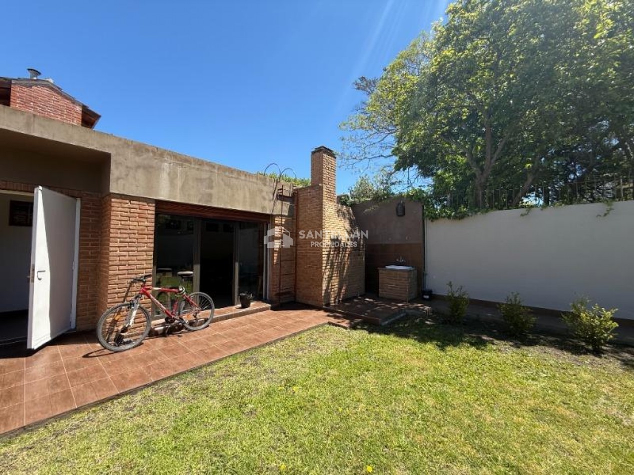 Casa 8 Ambientes | Apta Geriatrico - Uso Profesional o Vivienda | 400 m² Cubiertos | Punta Mogotes