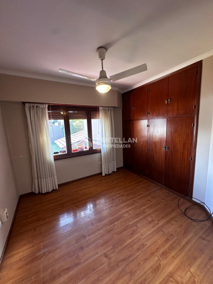 VENTA CHALET 5 AMBIENTES DE CATEGORIA BARRIO CONSTITUCION