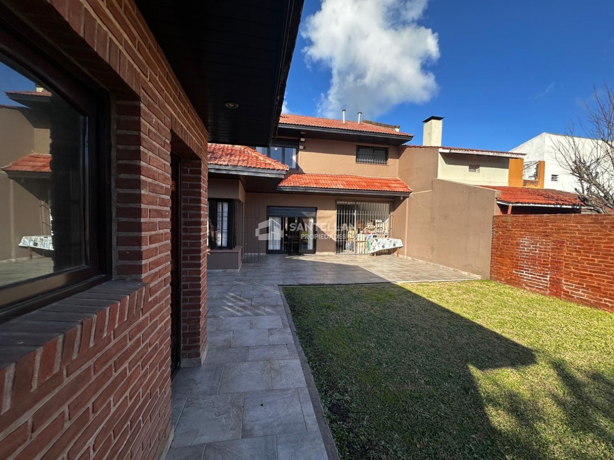 VENTA CHALET 5 AMBIENTES DE CATEGORIA BARRIO CONSTITUCION