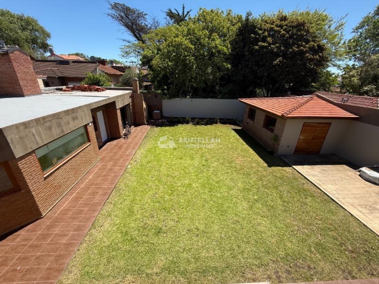 Casa 8 Ambientes | Apta Geriatrico - Uso Profesional o Vivienda | 400 m² Cubiertos | Punta Mogotes