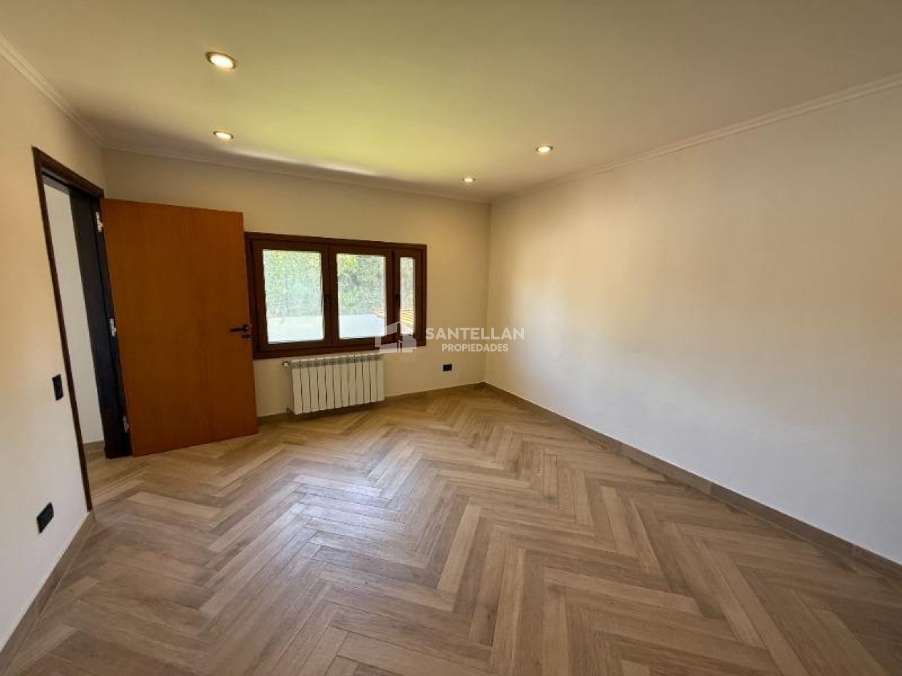 Casa 8 Ambientes | Apta Geriatrico - Uso Profesional o Vivienda | 400 m² Cubiertos | Punta Mogotes