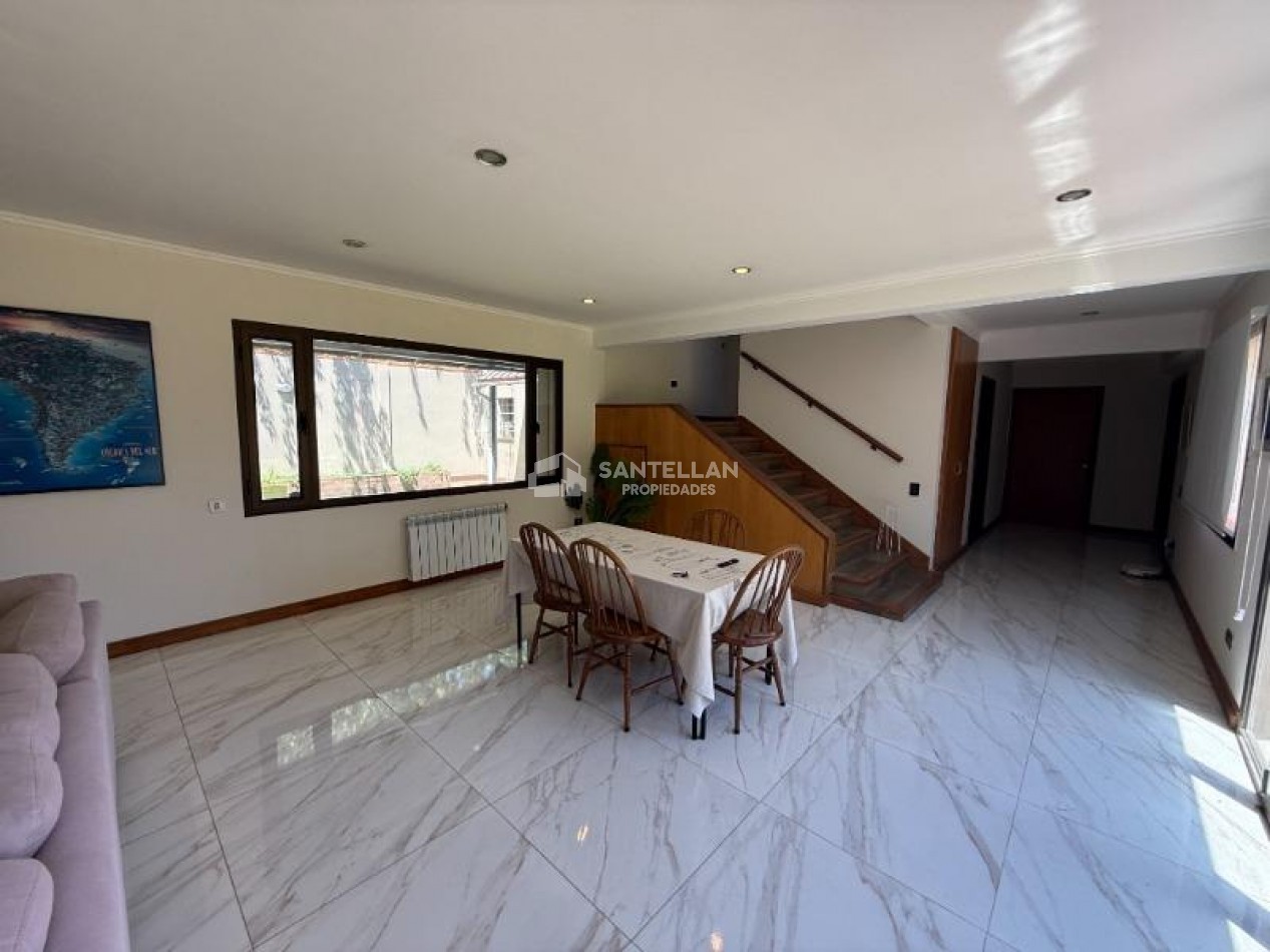 Casa 8 Ambientes | Apta Geriatrico - Uso Profesional o Vivienda | 400 m² Cubiertos | Punta Mogotes