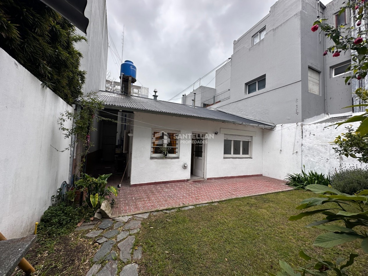 CHALET TRES AMBIENTES CON PARQUE BARRIO CHAUVIN