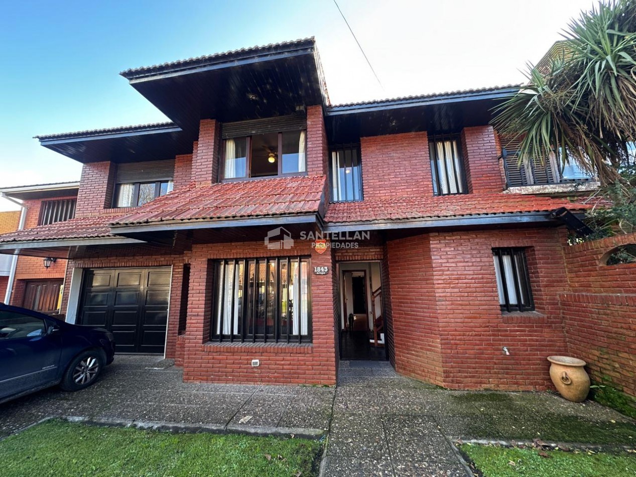 VENTA CHALET 5 AMBIENTES DE CATEGORIA BARRIO CONSTITUCION