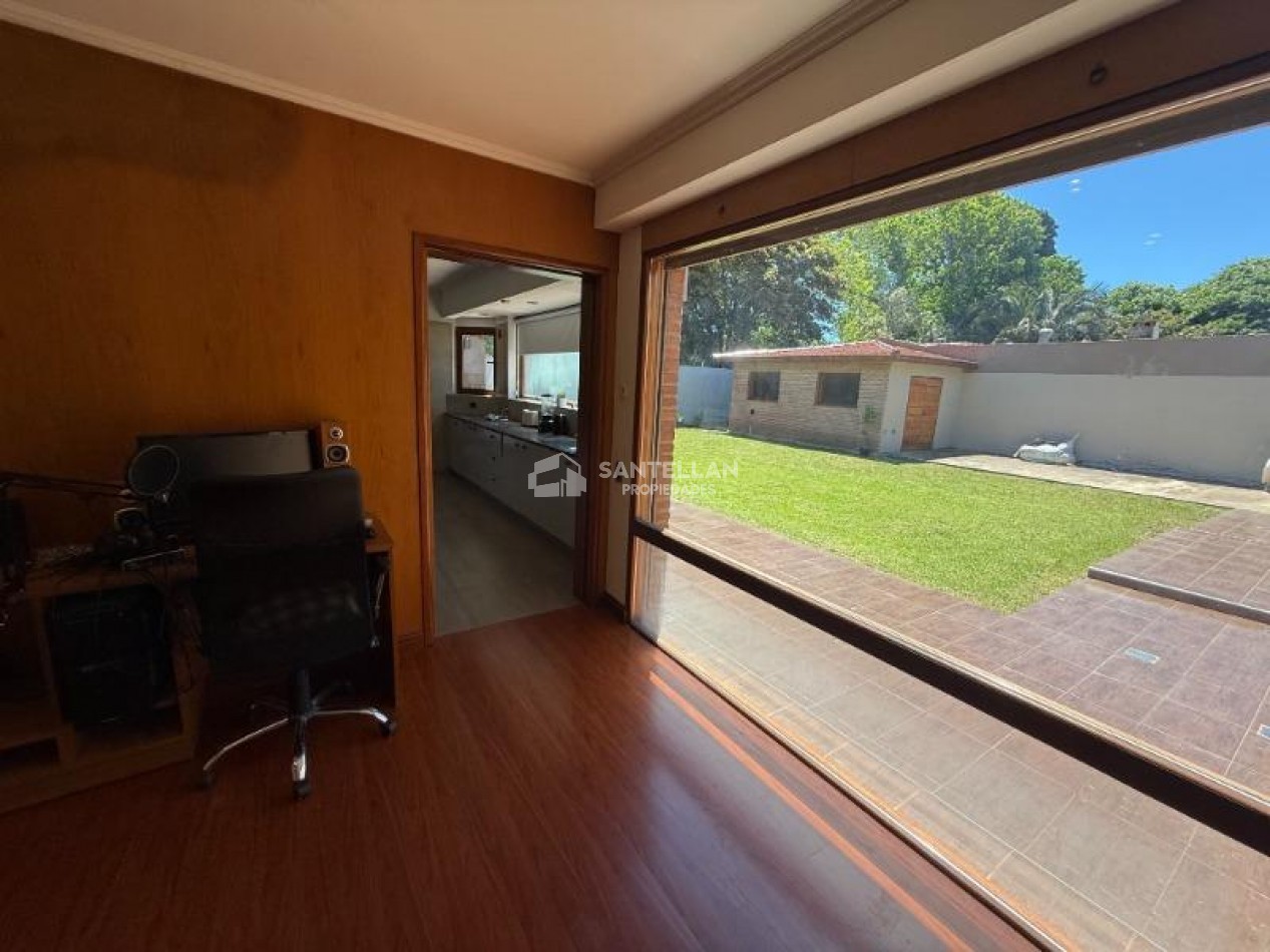 Casa 8 Ambientes | Apta Geriatrico - Uso Profesional o Vivienda | 400 m² Cubiertos | Punta Mogotes
