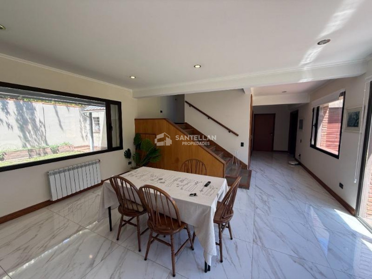 Casa 8 Ambientes | Apta Geriatrico - Uso Profesional o Vivienda | 400 m² Cubiertos | Punta Mogotes