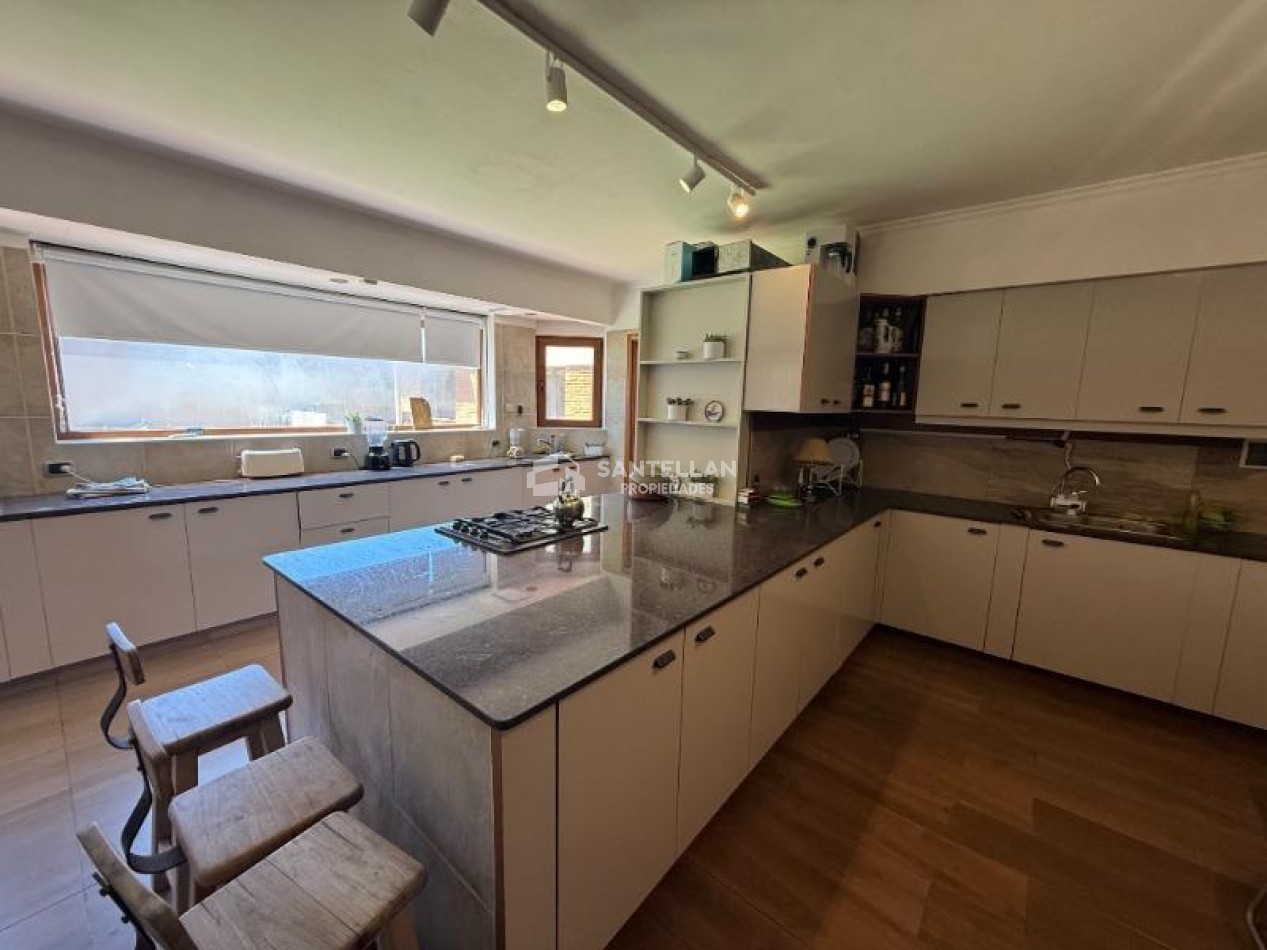 Casa 8 Ambientes | Apta Geriatrico - Uso Profesional o Vivienda | 400 m² Cubiertos | Punta Mogotes