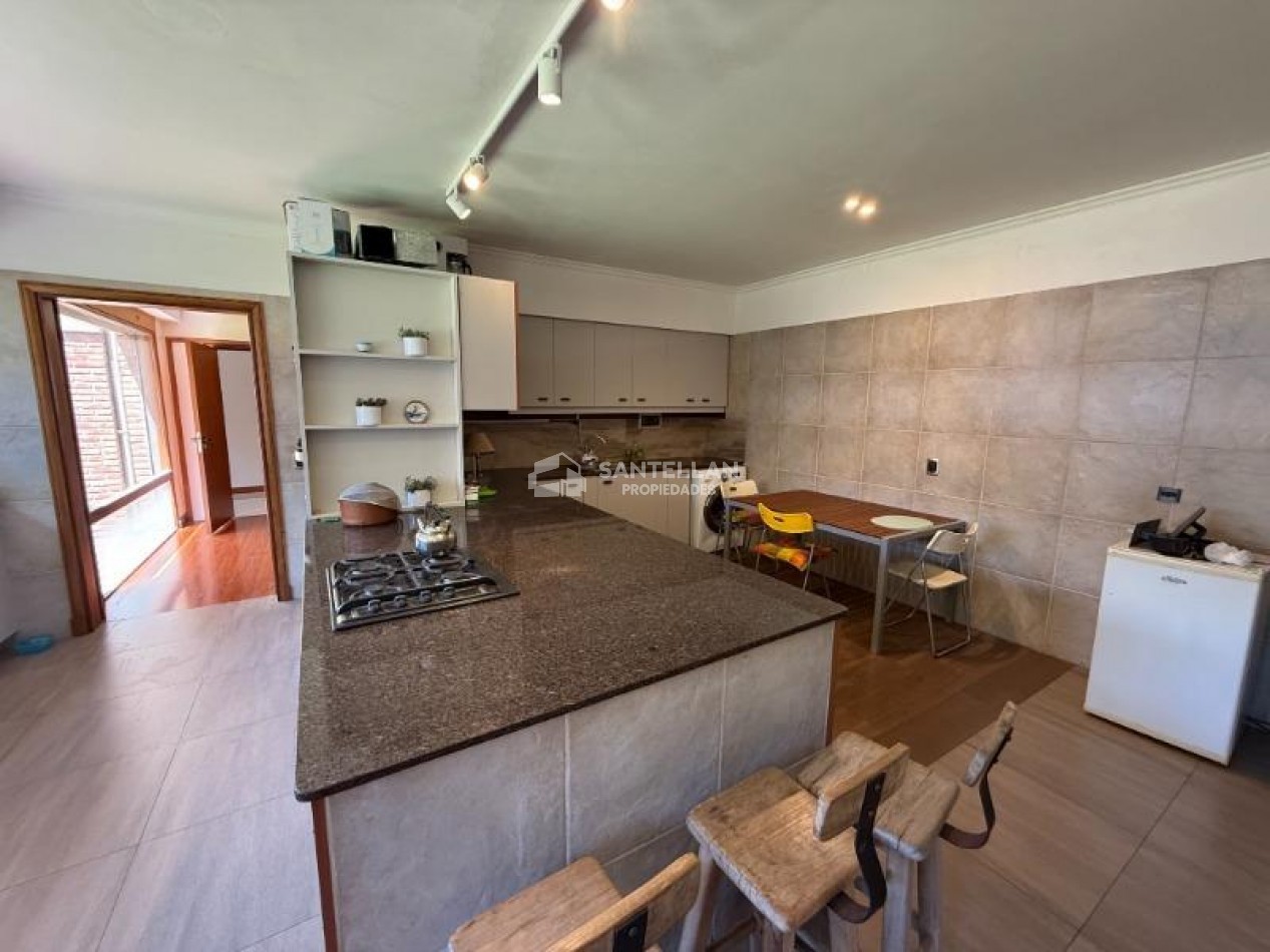 Casa 8 Ambientes | Apta Geriatrico - Uso Profesional o Vivienda | 400 m² Cubiertos | Punta Mogotes
