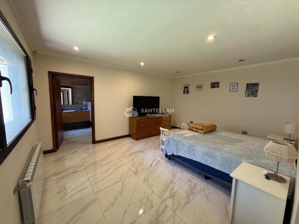 Casa 8 Ambientes | Apta Geriatrico - Uso Profesional o Vivienda | 400 m² Cubiertos | Punta Mogotes