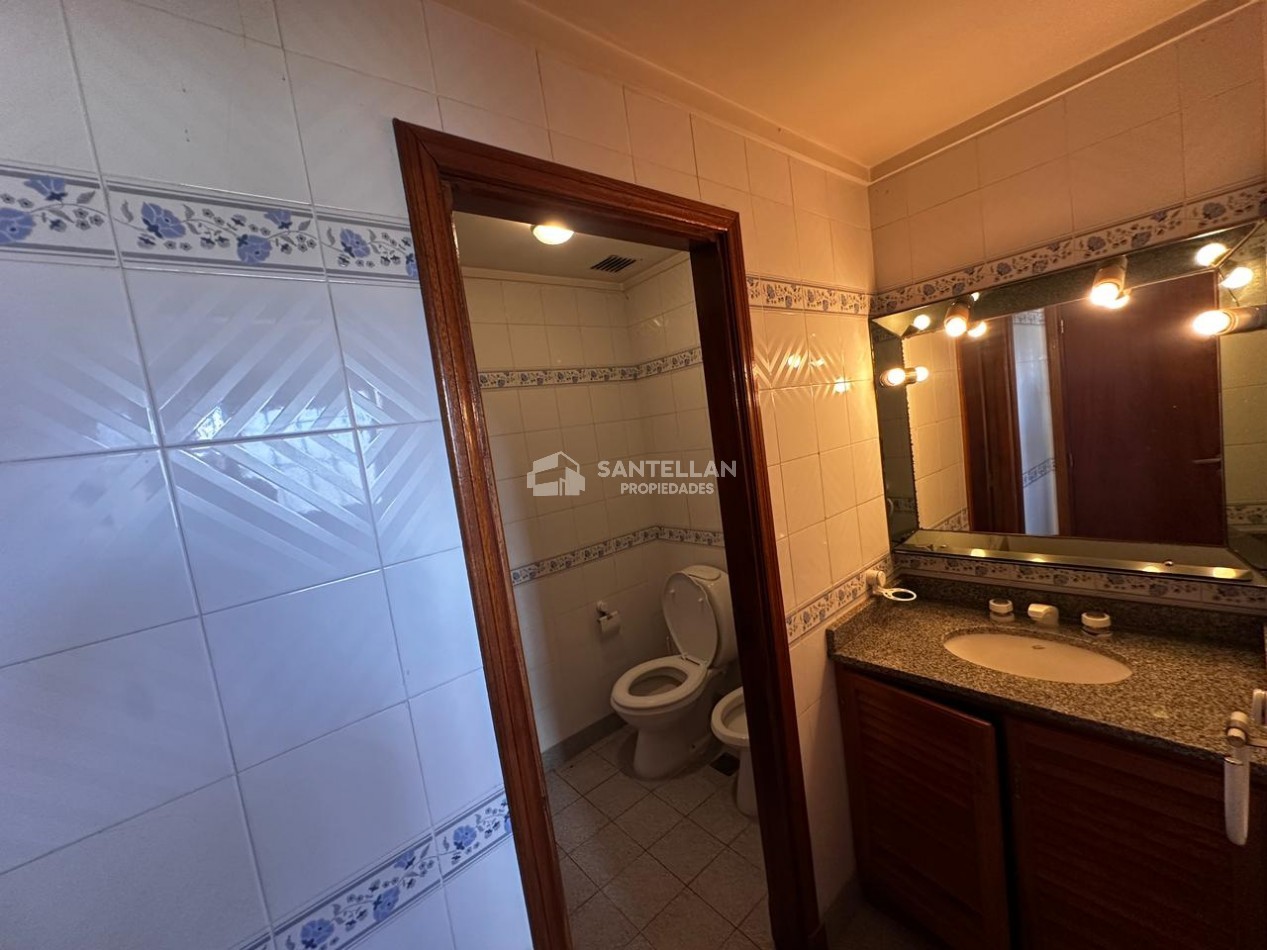 VENTA CHALET 5 AMBIENTES DE CATEGORIA BARRIO CONSTITUCION