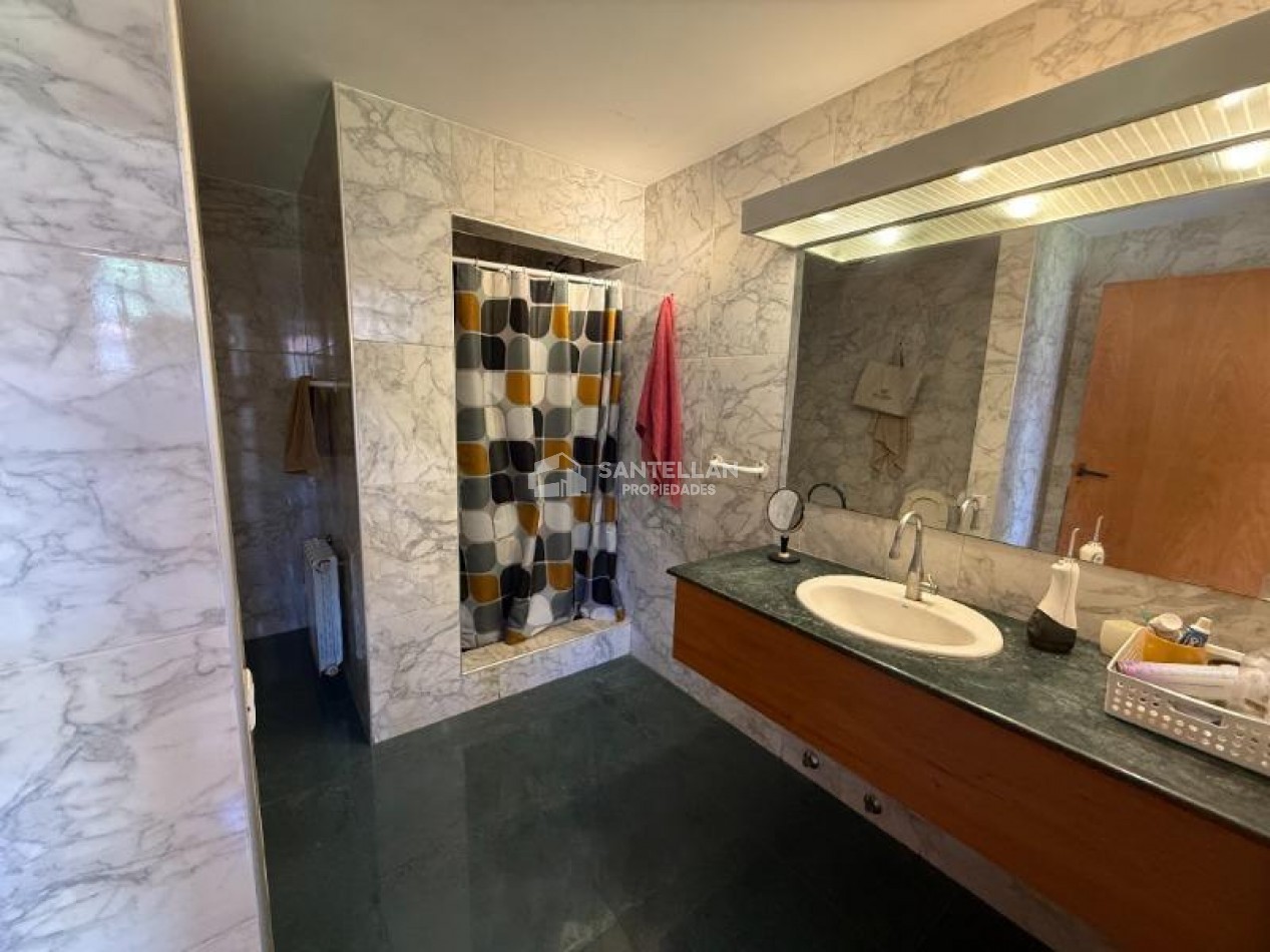 Casa 8 Ambientes | Apta Geriatrico - Uso Profesional o Vivienda | 400 m² Cubiertos | Punta Mogotes
