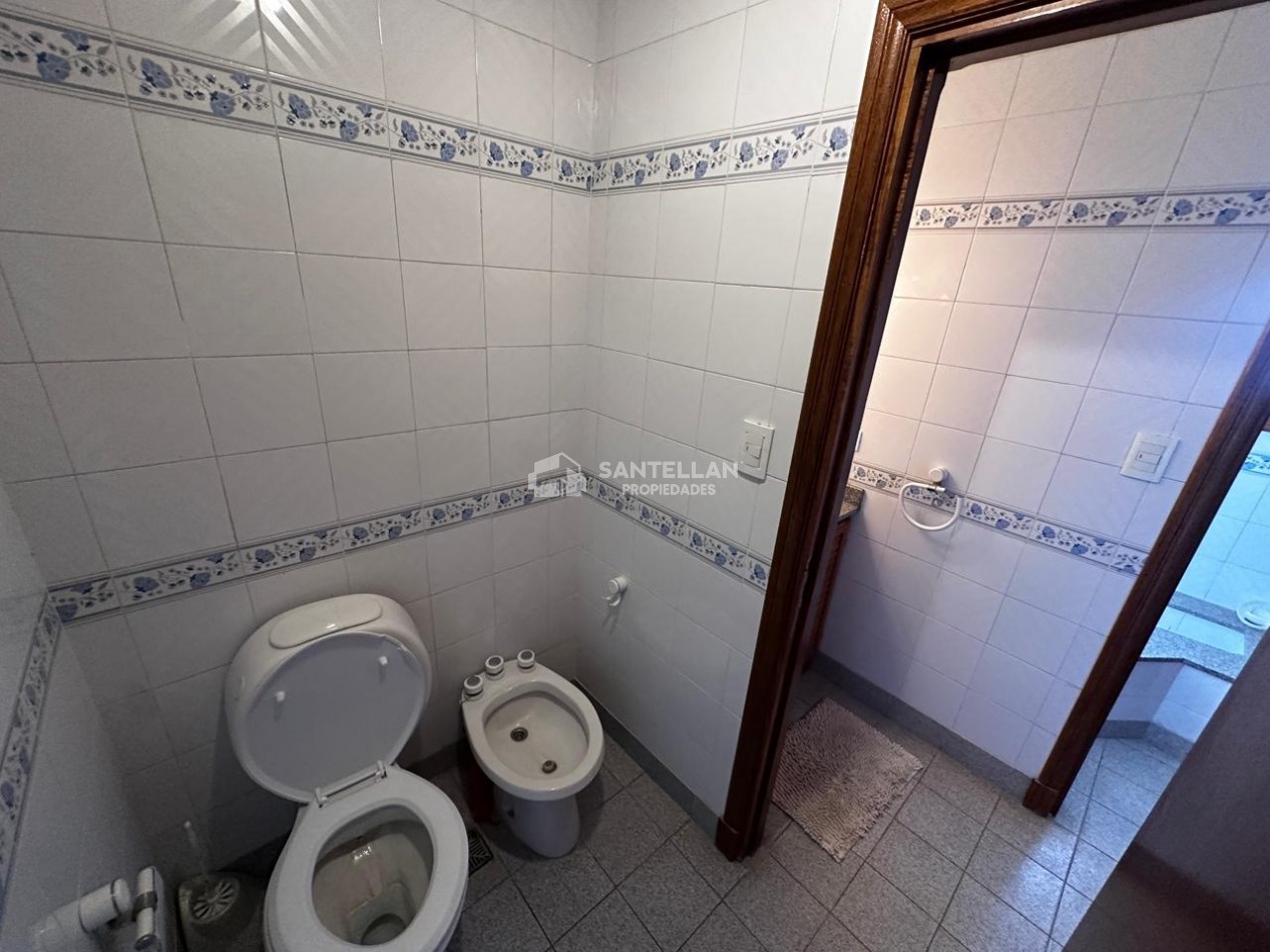 VENTA CHALET 5 AMBIENTES DE CATEGORIA BARRIO CONSTITUCION