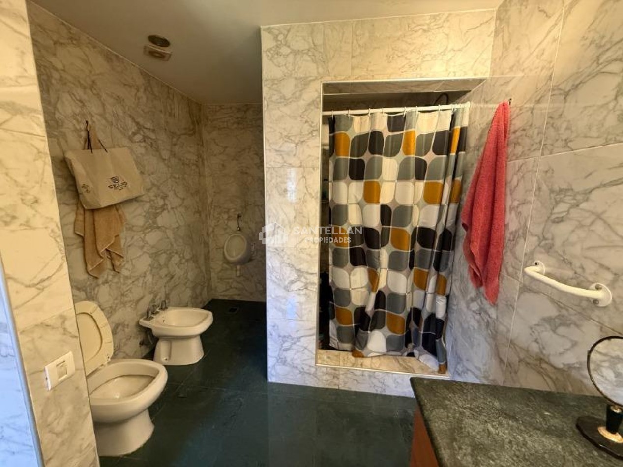 Casa 8 Ambientes | Apta Geriatrico - Uso Profesional o Vivienda | 400 m² Cubiertos | Punta Mogotes