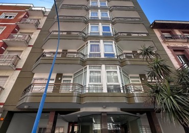 VENTA SEMIPISO DE 3 AMBIENTES CON VISTA LATERAL AL MAR EN LA PERLA